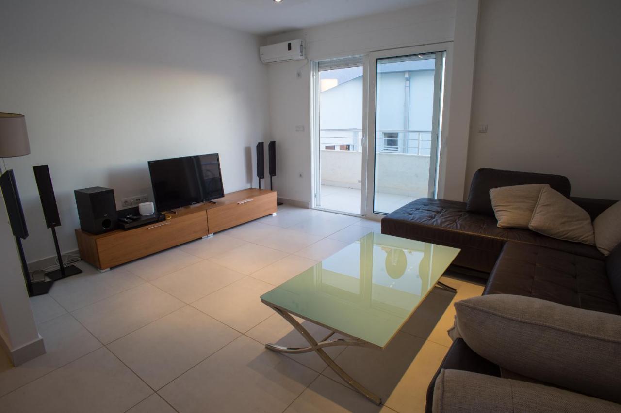 Becici Three-Bedroom Penthouse Apartment With Jacuzzi 외부 사진